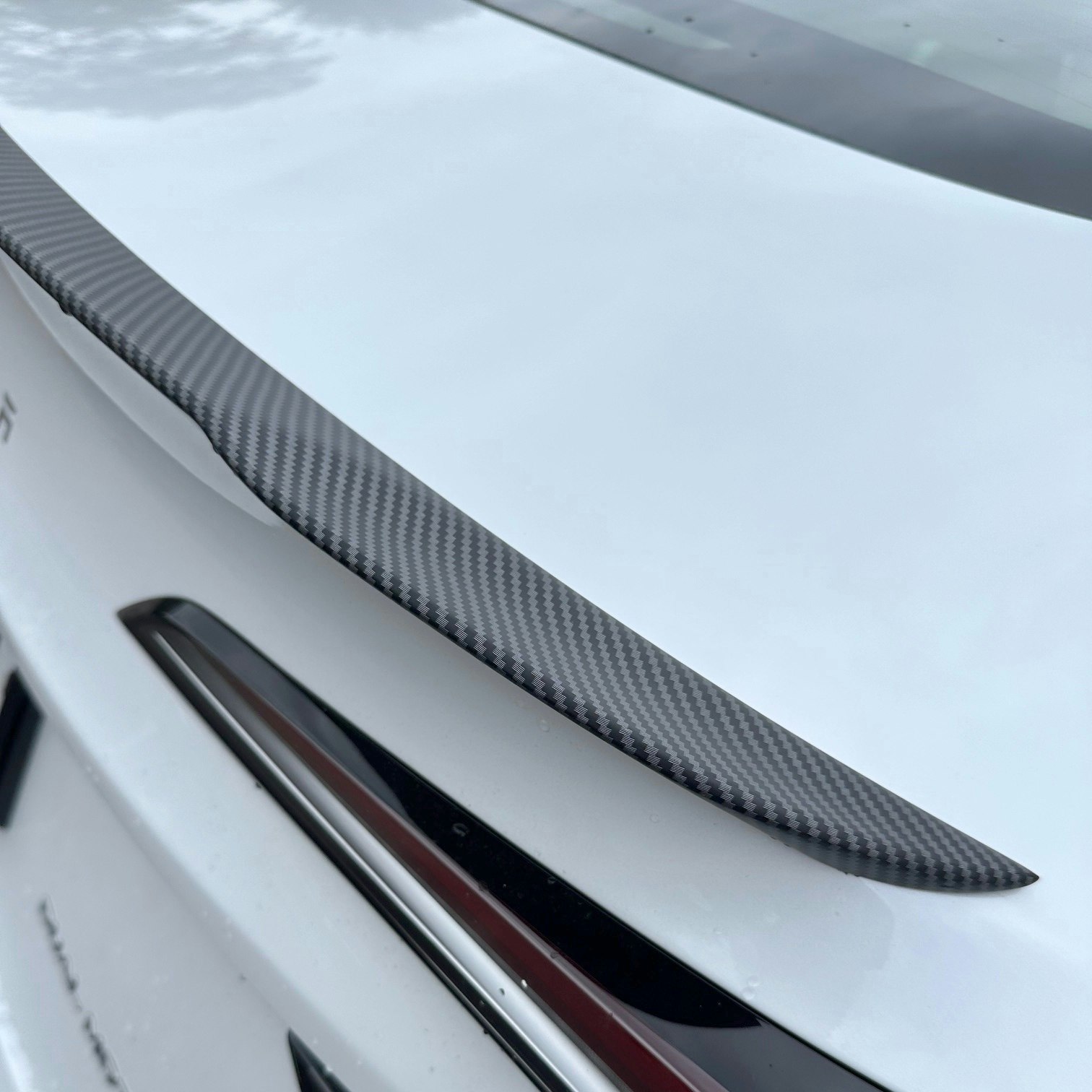 Spoiler with beveled edges in ABS, 2 colors - Tesla Model 3 Highland
