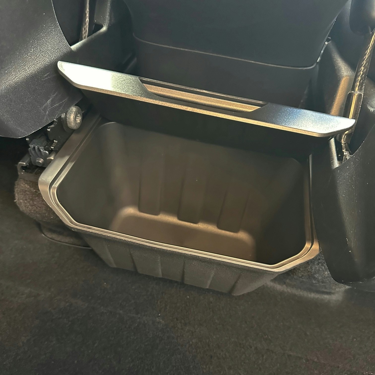 Förvaring baksätet, 2 modeller - svart - Tesla Model Y