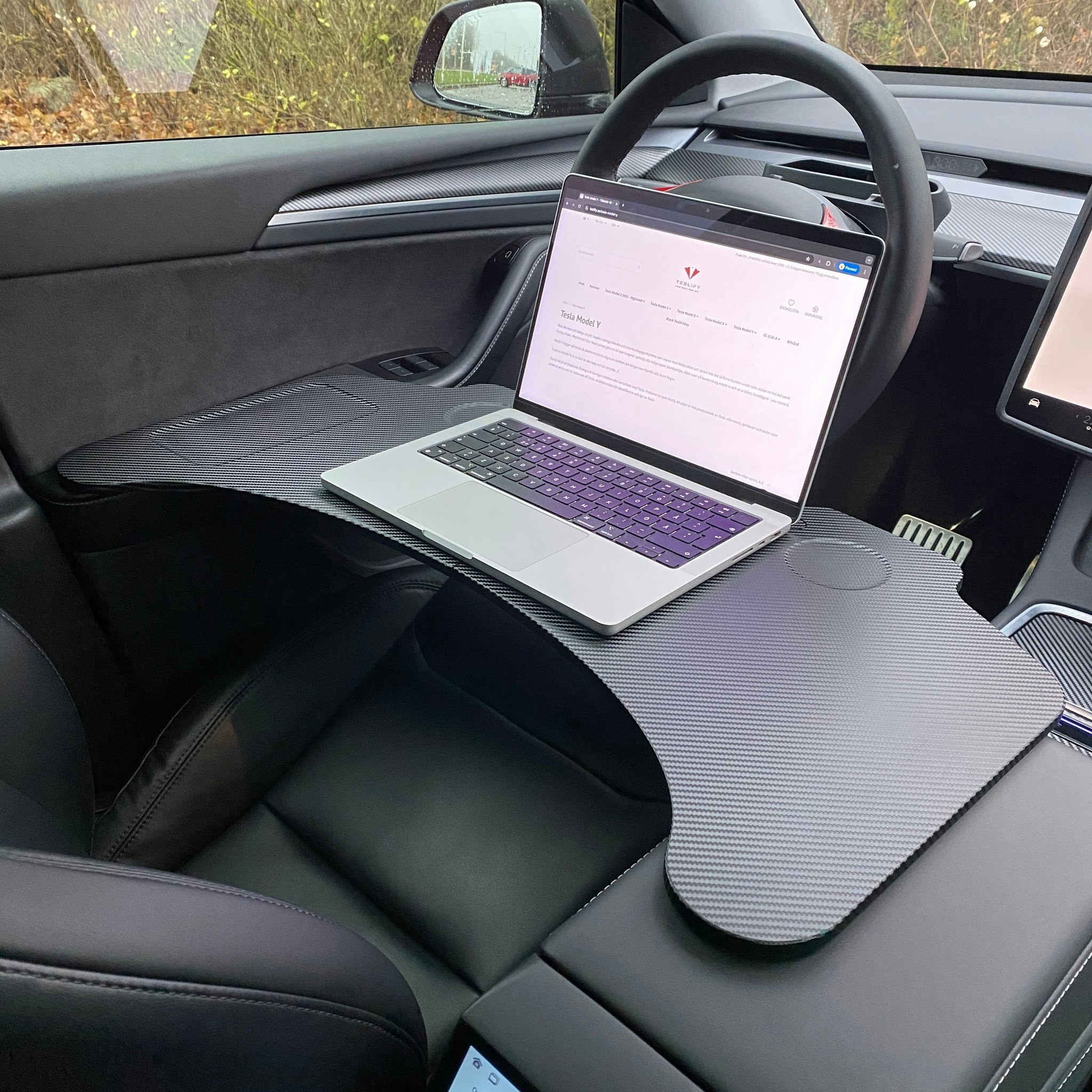 Tray table, foldable with bracket - Tesla Model 3/Y