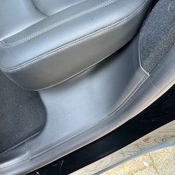 Instegsskydd till baksätet i ABS - Tesla Model Y