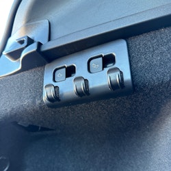 Krokar till trunken - Tesla Model Y