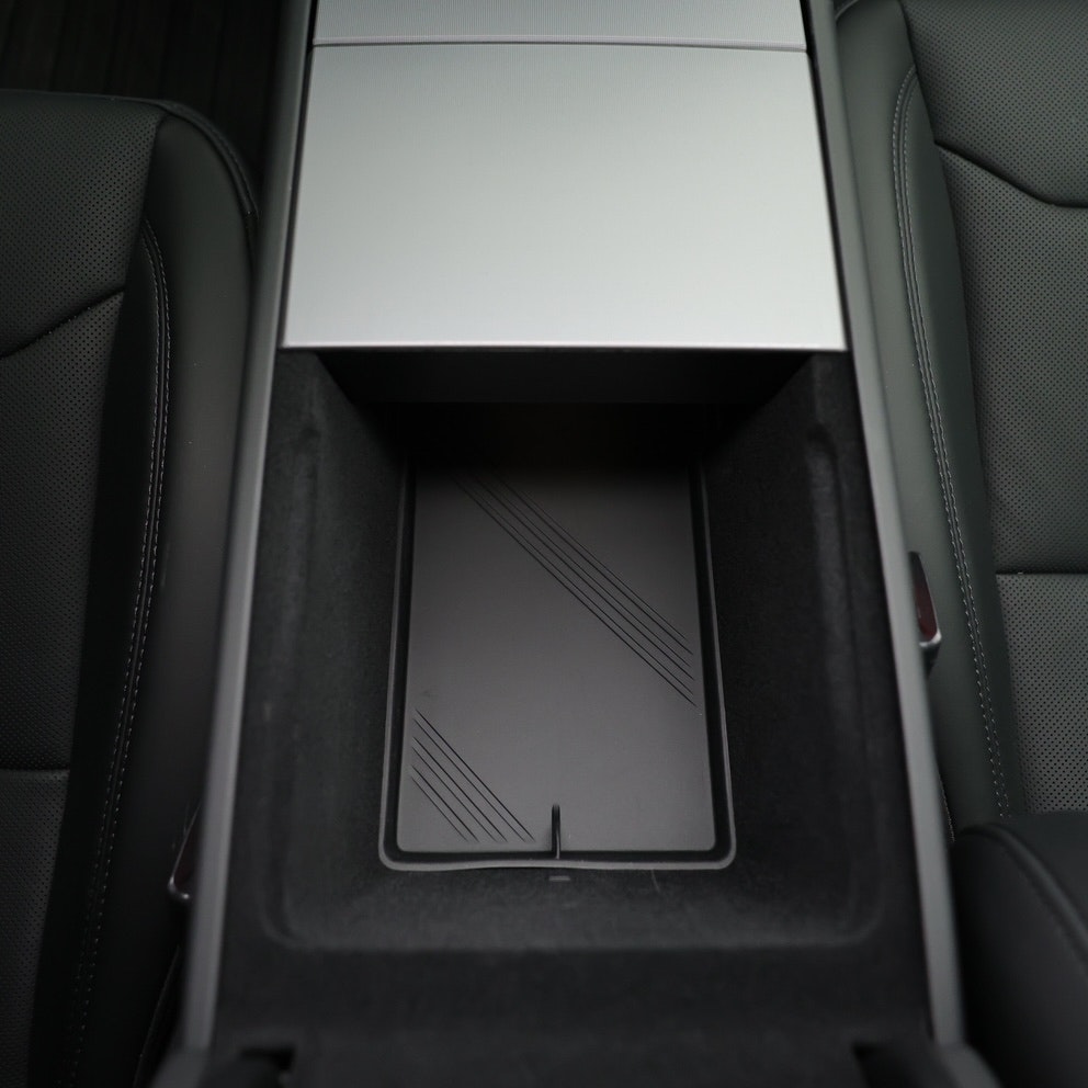Silikonmatta till armstödet, svart - Tesla Model 3 2023.10-/Y 2025.3-
