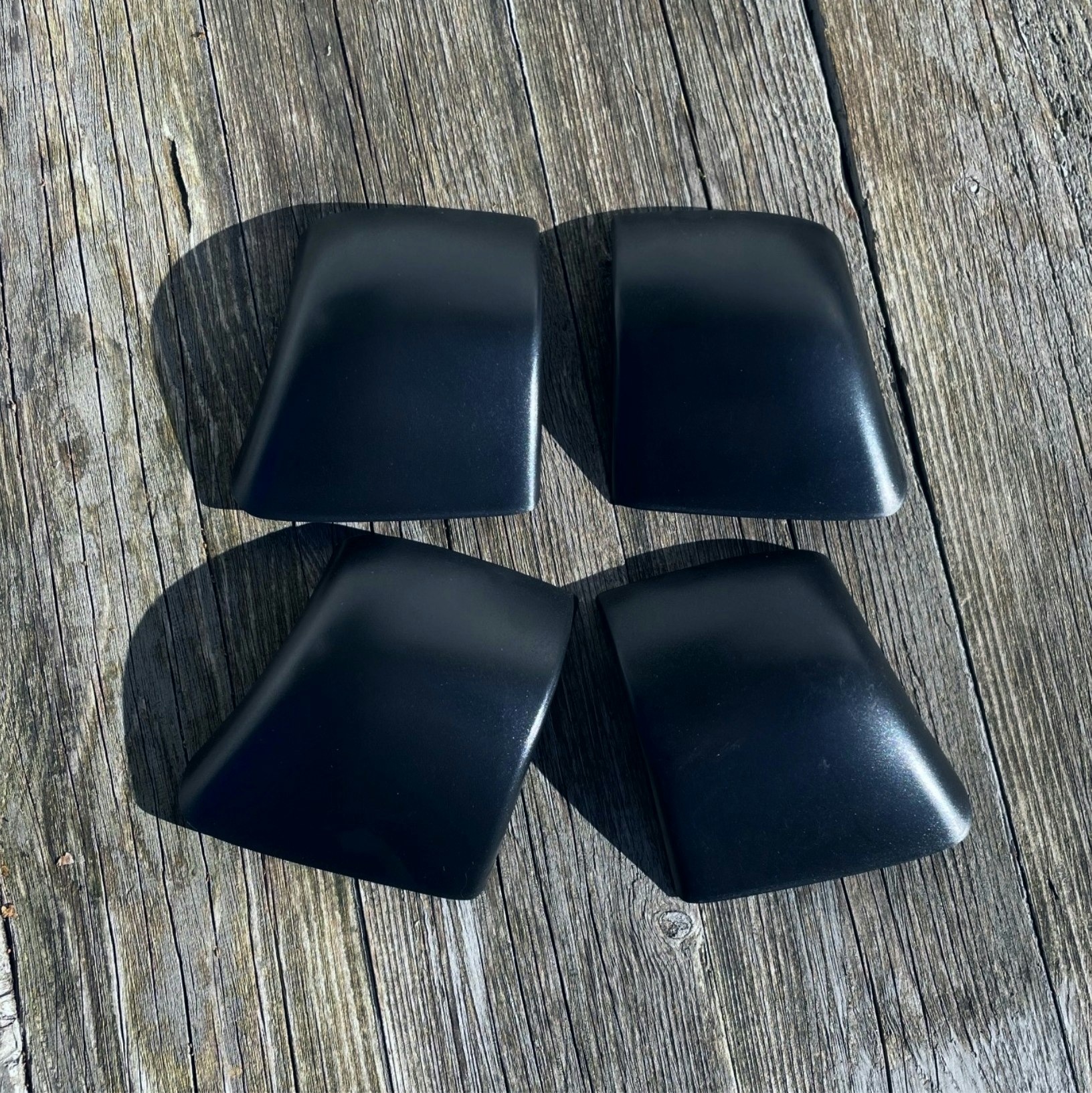 Extra kåpor till 3:eparts takräckena till Tesla Model Y!