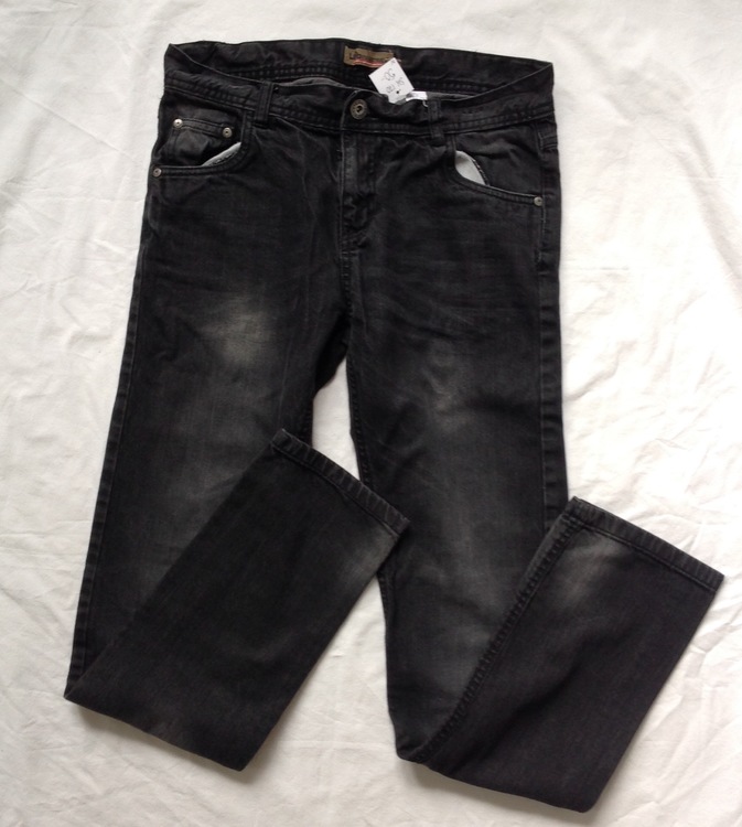 Svarta jeans stl 170