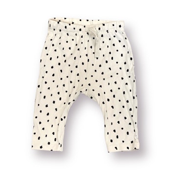 Beige mjuka byxor stl 68
