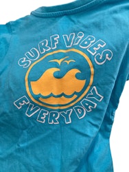 Blå t-shirt stl 90