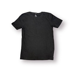 Svart t-shirt stl 122/128
