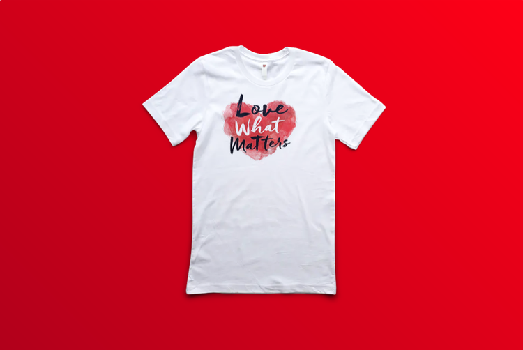 Tshirt med Tryck Love what matters Women