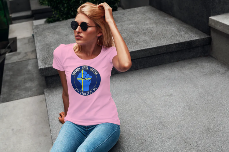 Byt Strategi Nu T-Shirt Women