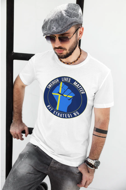 T-Shirt med tryck. Swedish Lives Matters