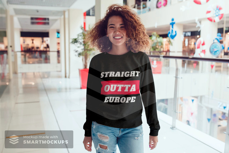 Unisex Sweatshirt, Straight Out Of Europe, En långärmad tröja i mjuk sweatshirtkvalitet med textmotiv., Storlekar upp till 6xl