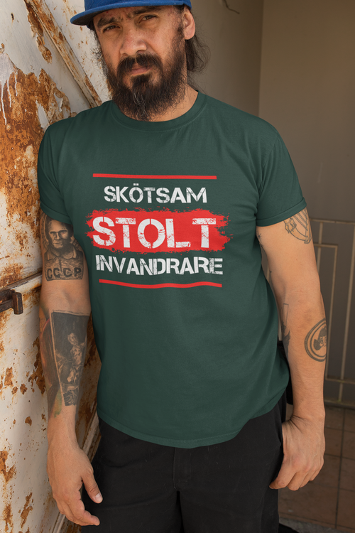 Immigration & Integration Sverige 2021. T-Shirt Men med text Skötsam Stlt Invandrare