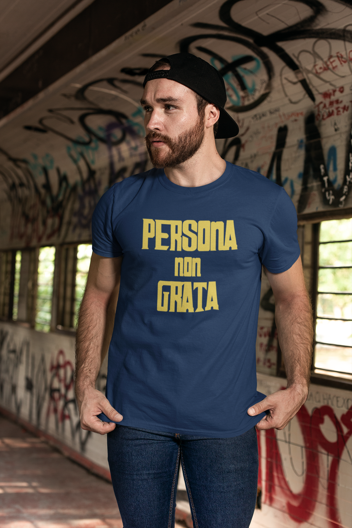 Tshirt med tryck Persona Non Gratta. Stort antal färger & storlekar. T-Shirts med tryck