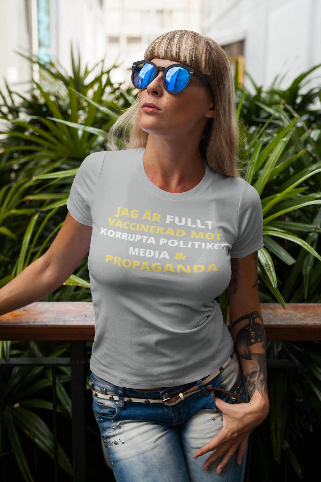 Fullt Vaccinerad Mot... T-Shirt Women