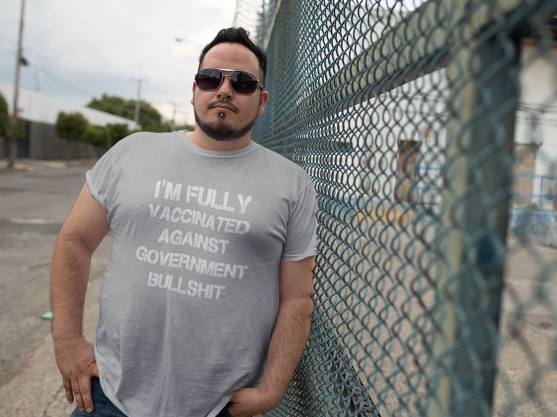 Herr T-Shirt med text I'm Fully Vaccinated Against Government Bullshit