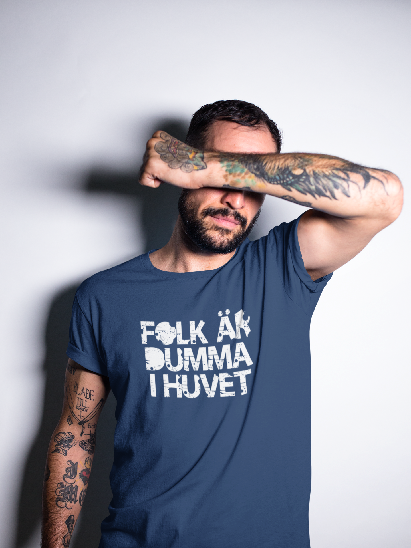 T-Shirts med tryck från Statements Clothing, Herr Tshirt, Folk är dumma i huvet