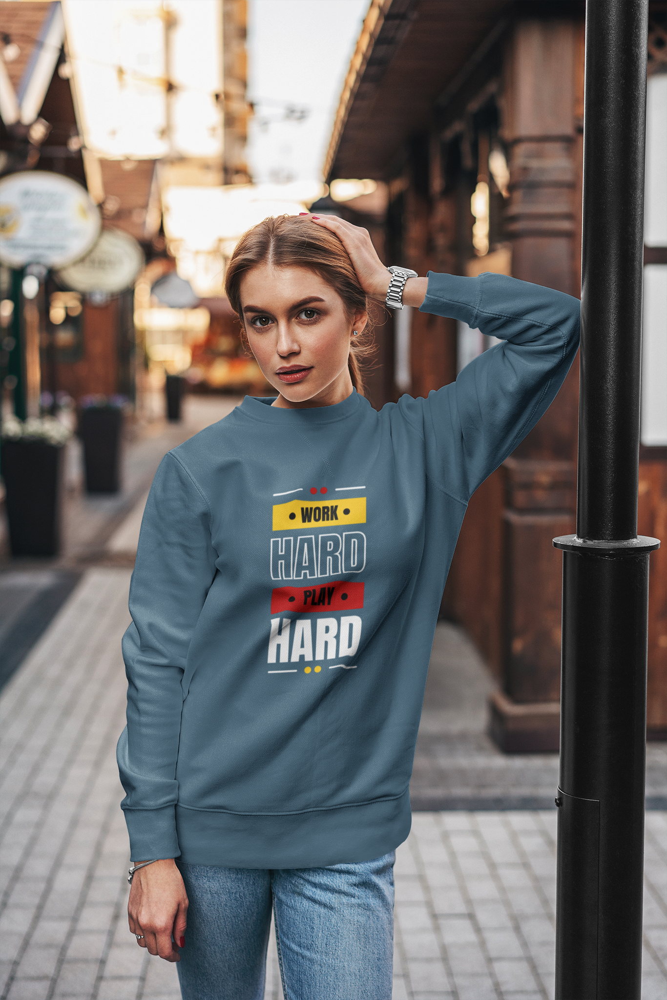 Arbeta Hårt & Njut AV skörden, Sweatshirt med text Work Hard Play Hard
