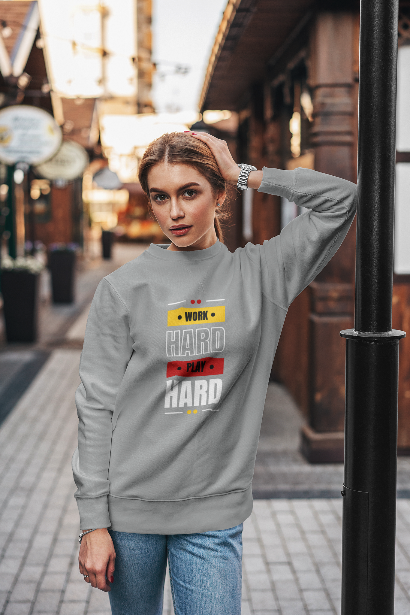 Sweatshirt med tryck för Dam & Herr. Stort utbud av färger & storlekar! Work Hard Play Hard