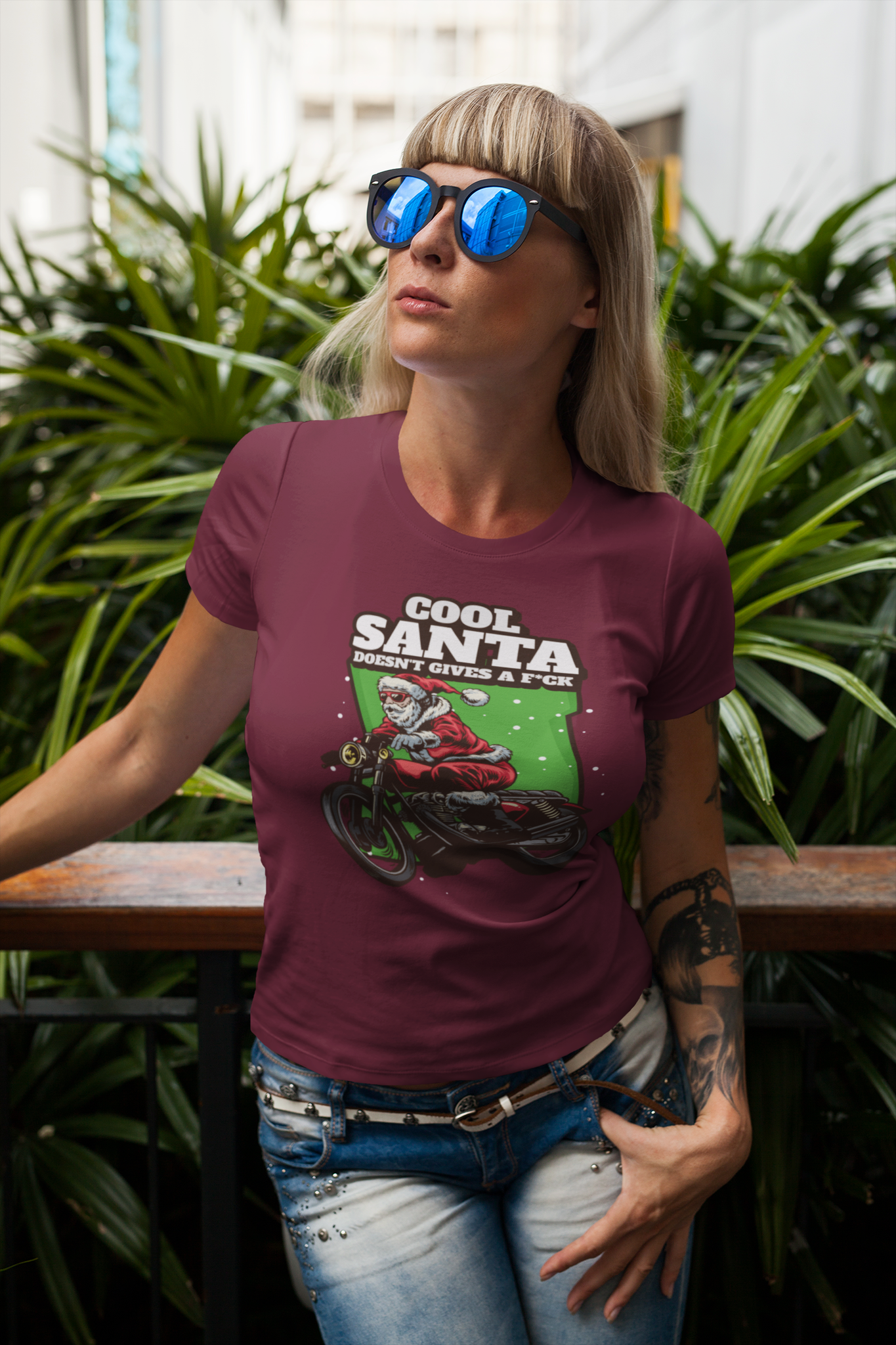 T-Shirt Jul Dam, Sveriges coolaste Jul Tshirts för dam. Jul Tshirts i Färger som ingen annan har