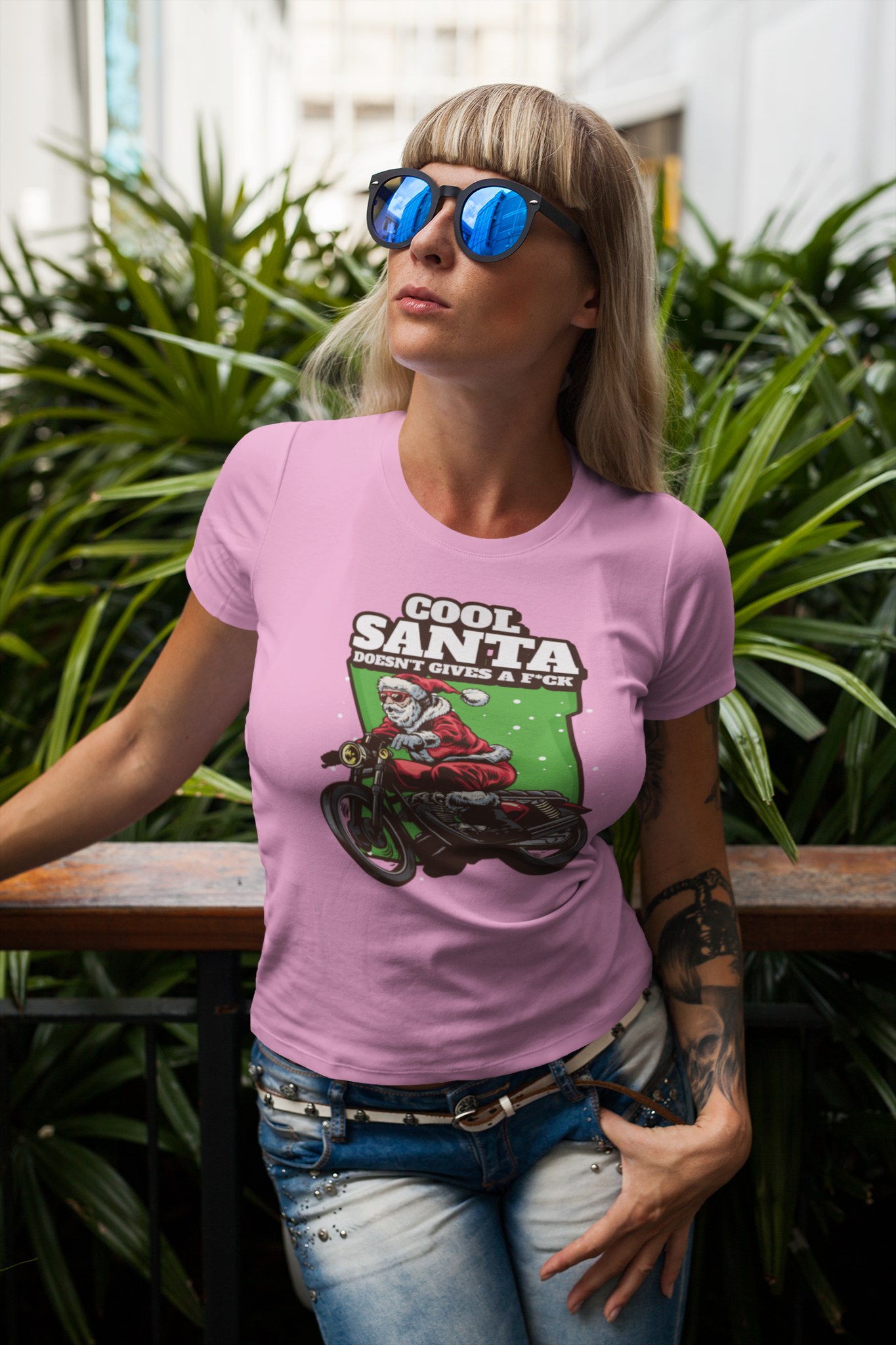 Cool Santa , Rosa T-Shirt Jul Dam, Sveriges coolaste Jul Tshirts för dam.