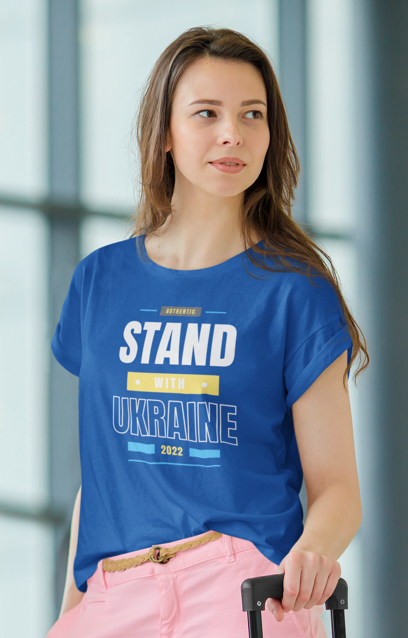Jag står på Ukrainas sida.T-Shirt Dam med text Stand With Ukraine