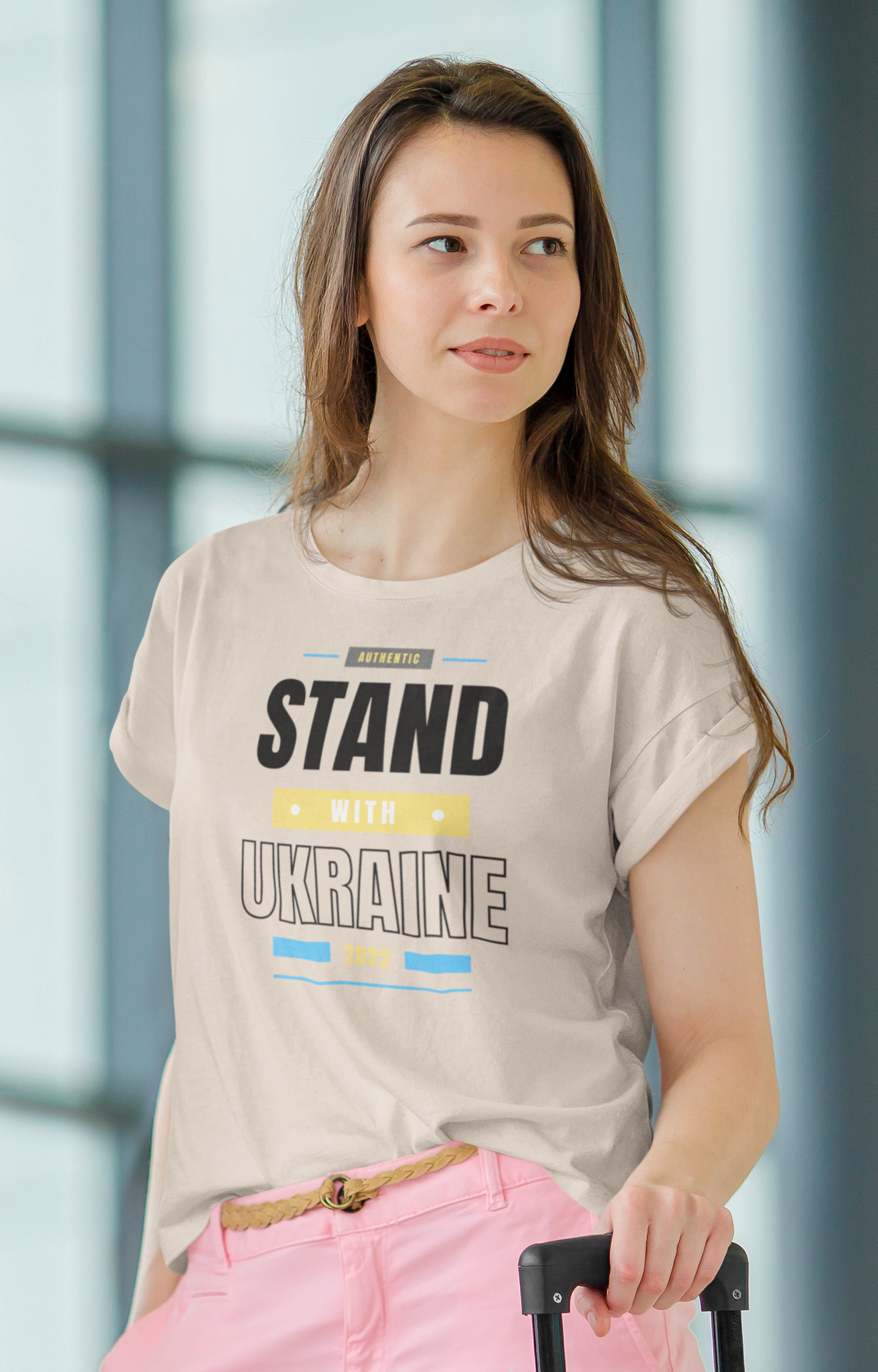 Stand With Ukraine T-Shirt. För dig som vill visa sitt stöd för Ukraina