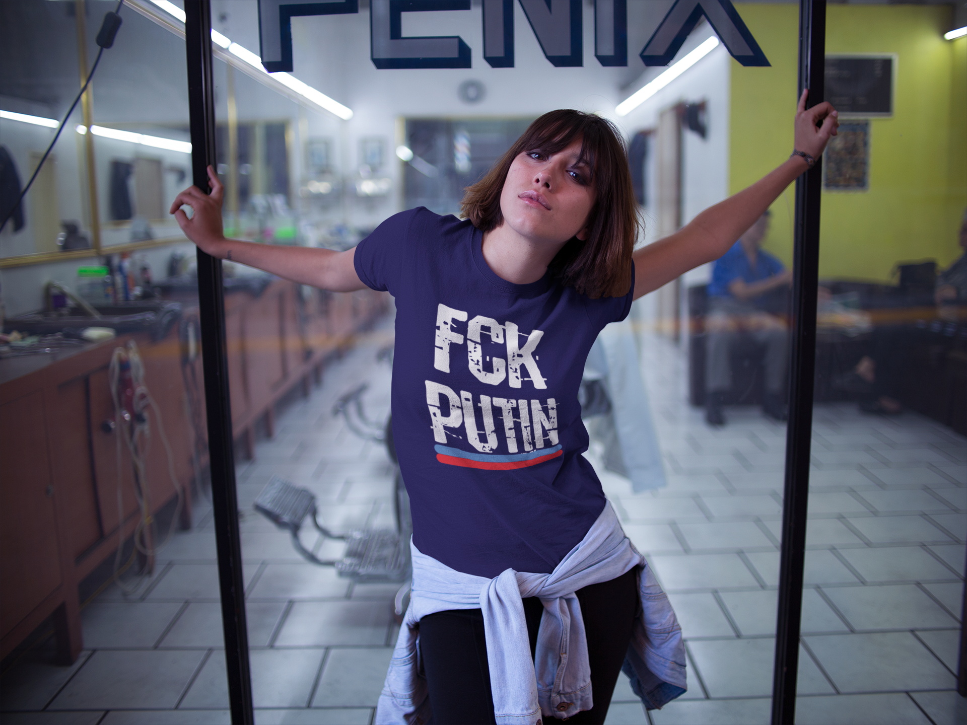 Anti Putin T-Shirt. T-Shirt dam med text FCK Putin