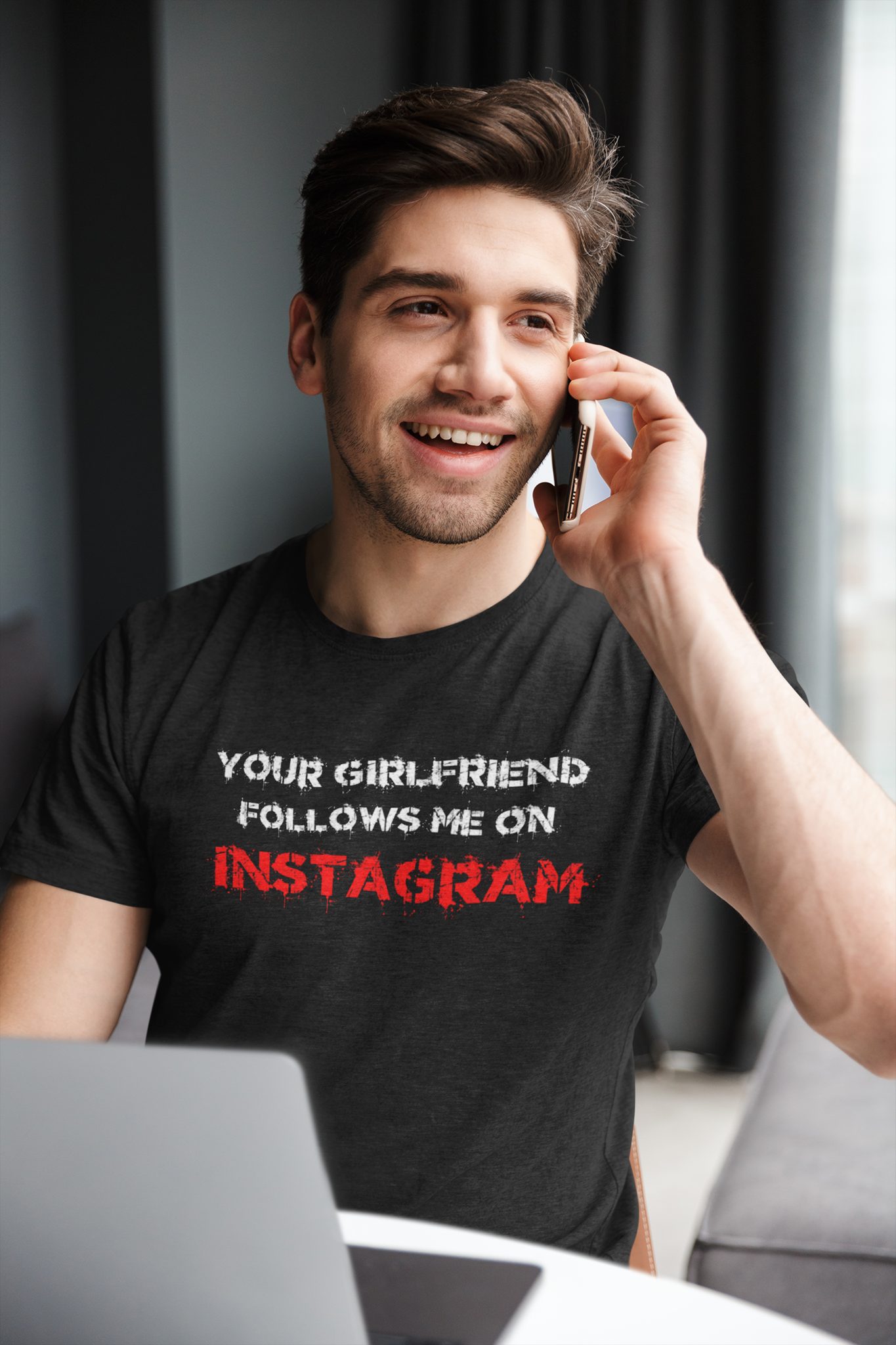 Your Girlfriend Follows Me On Instagram -  T-Shirt Herr