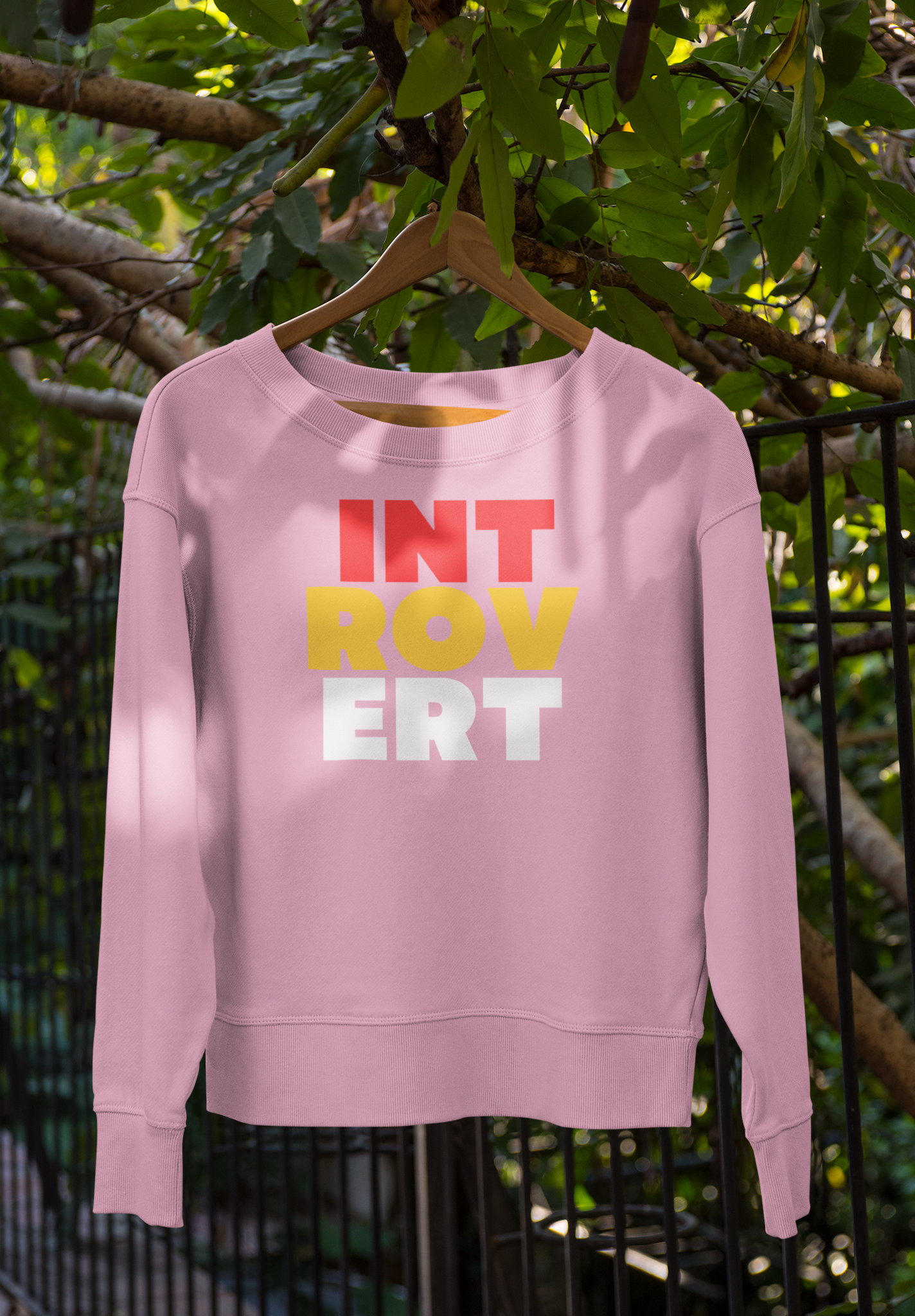 Sweatshirt Unisex med text Introvert