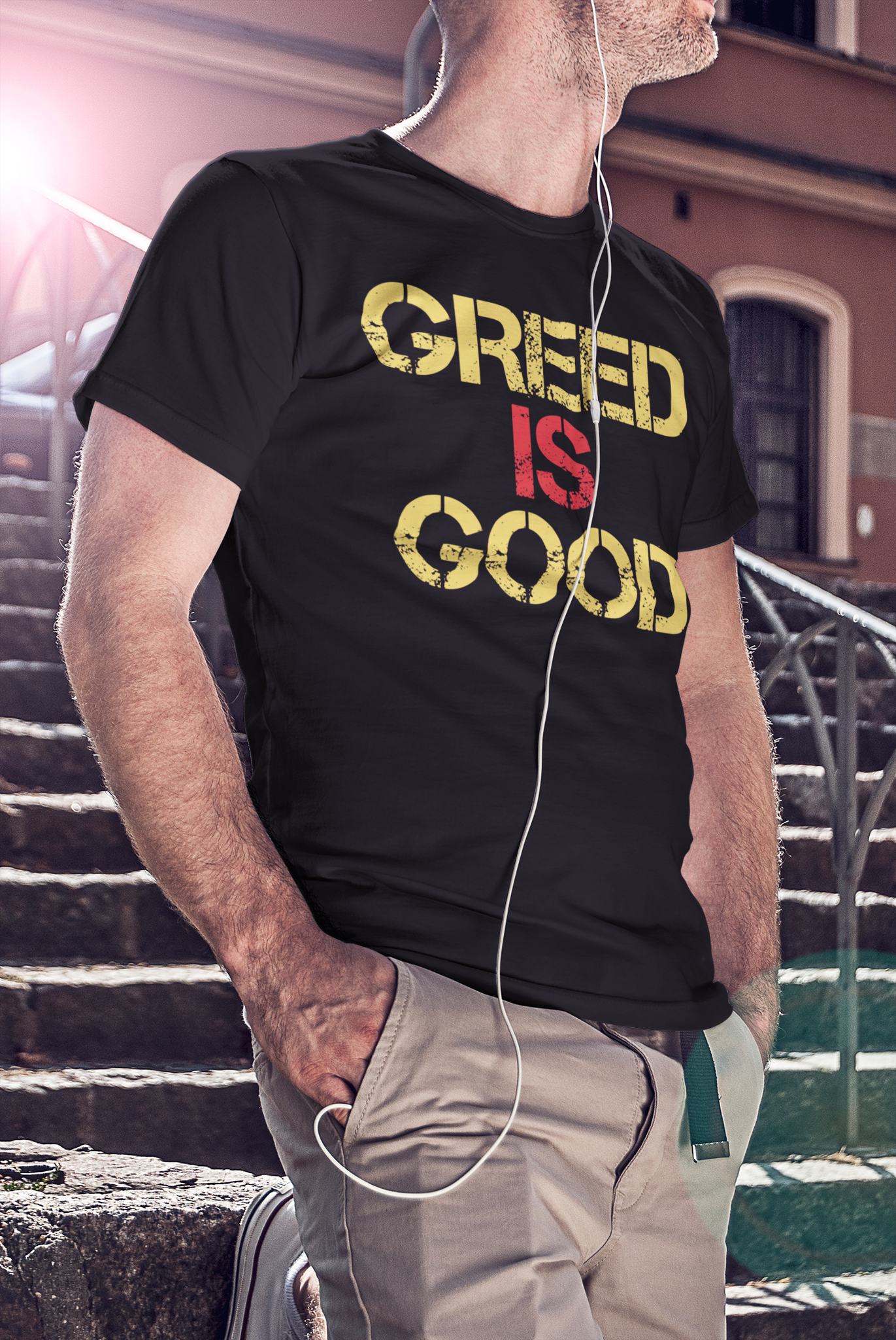 T-Shirt Herr.Nostalgi Tshirt med tryckt text Greed Is Good.Uttrycket som myntades utav Gordon Gekko i den klassiska filmen Wall Street som släpptes 1987