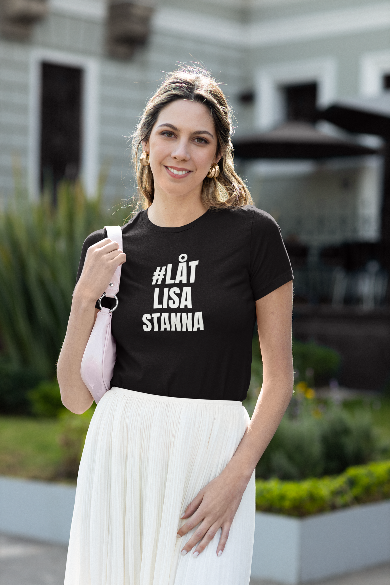 Låt Lisa Få Stanna i Sverige T-Shirt dam