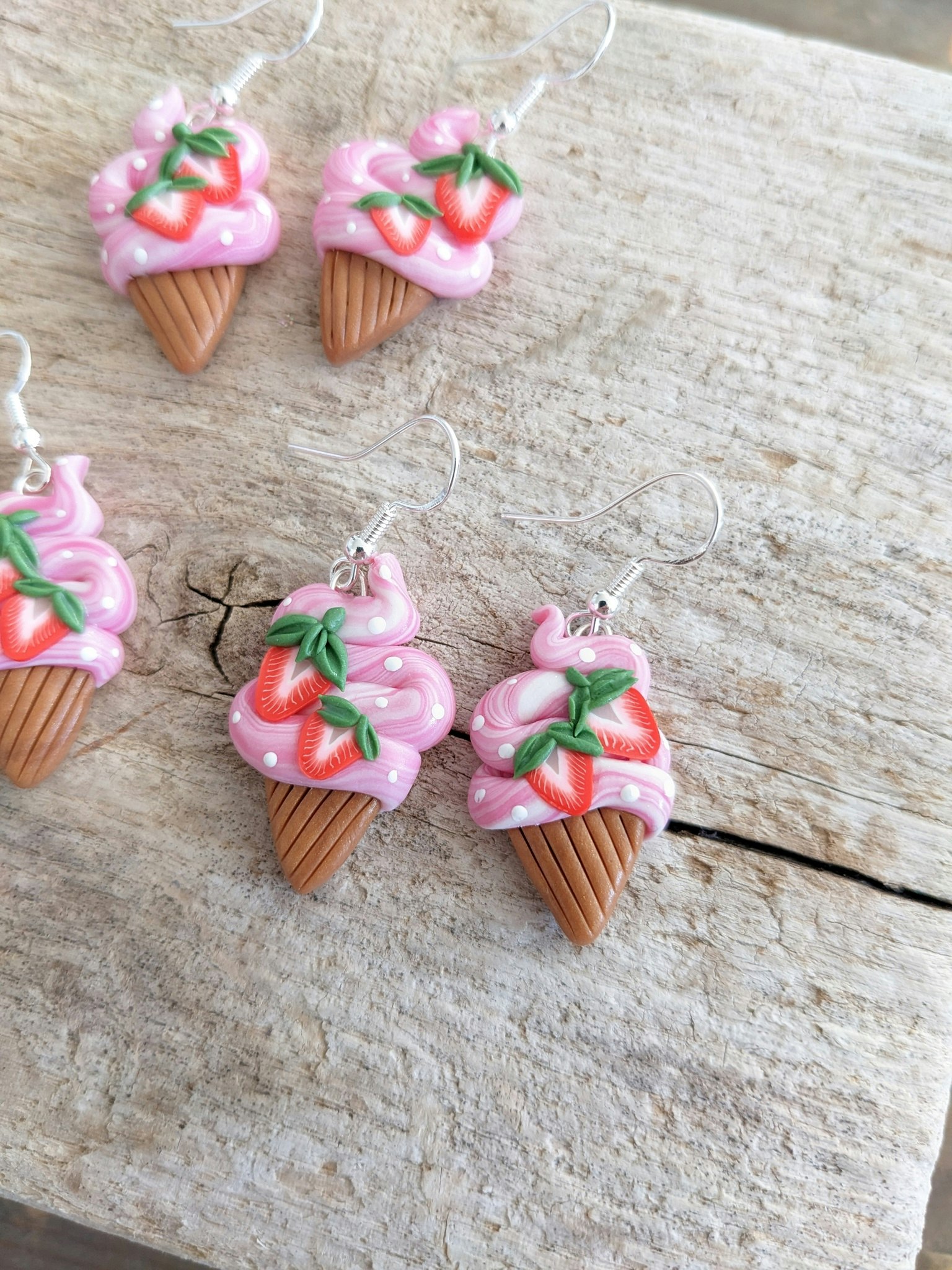 Örhängen: Rosa jordgubbs-glassar