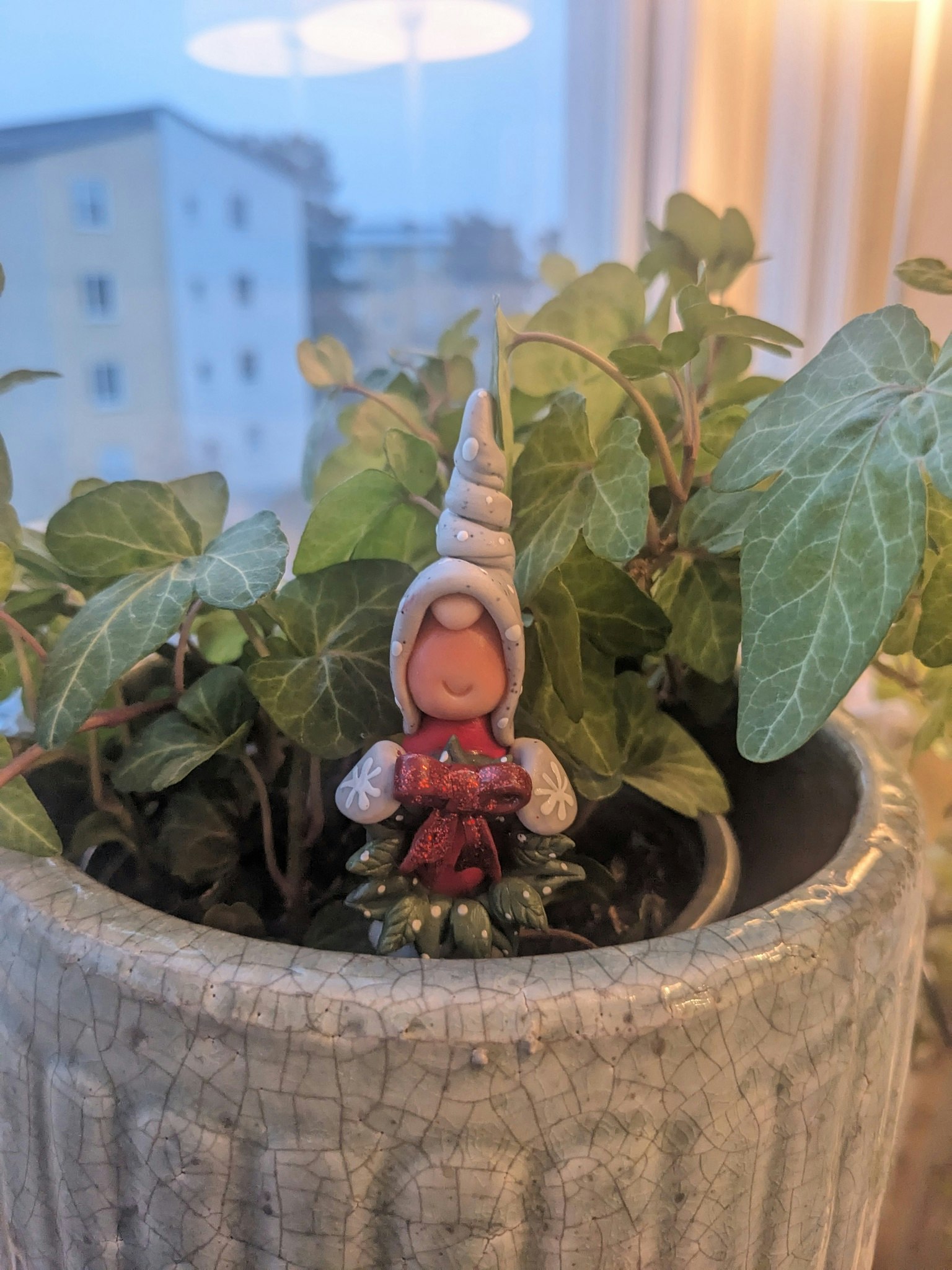 Blompinne- 'Nisse med julkrans'