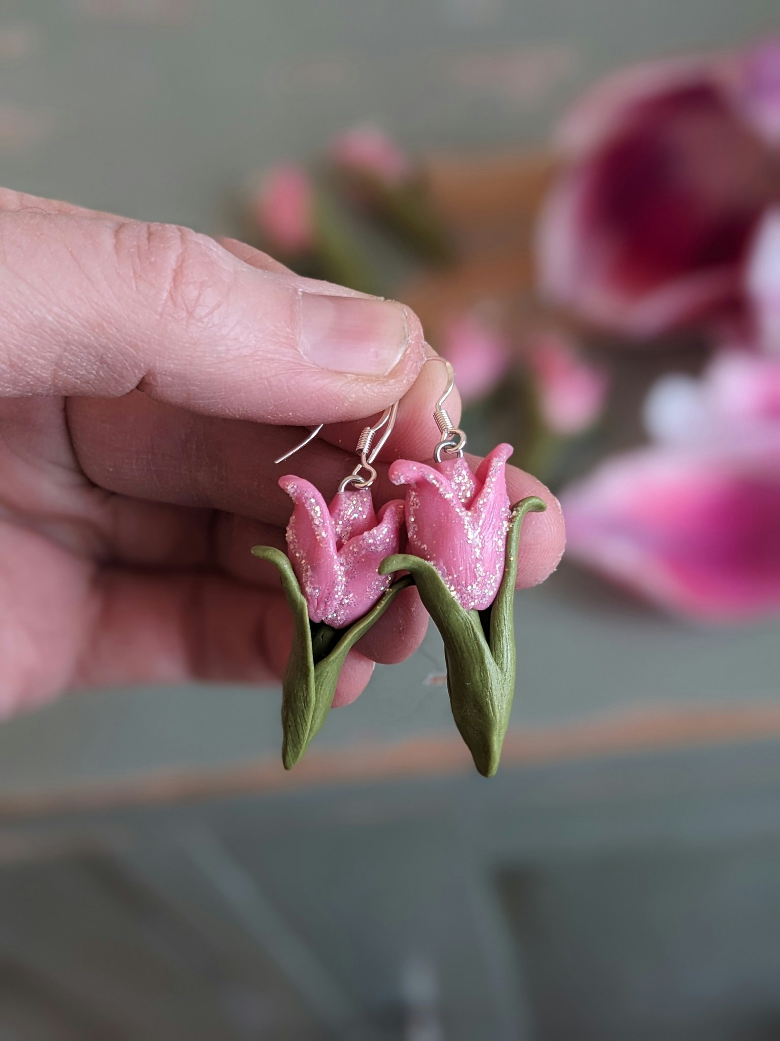 Örhängen: Rosa glittriga tulpaner