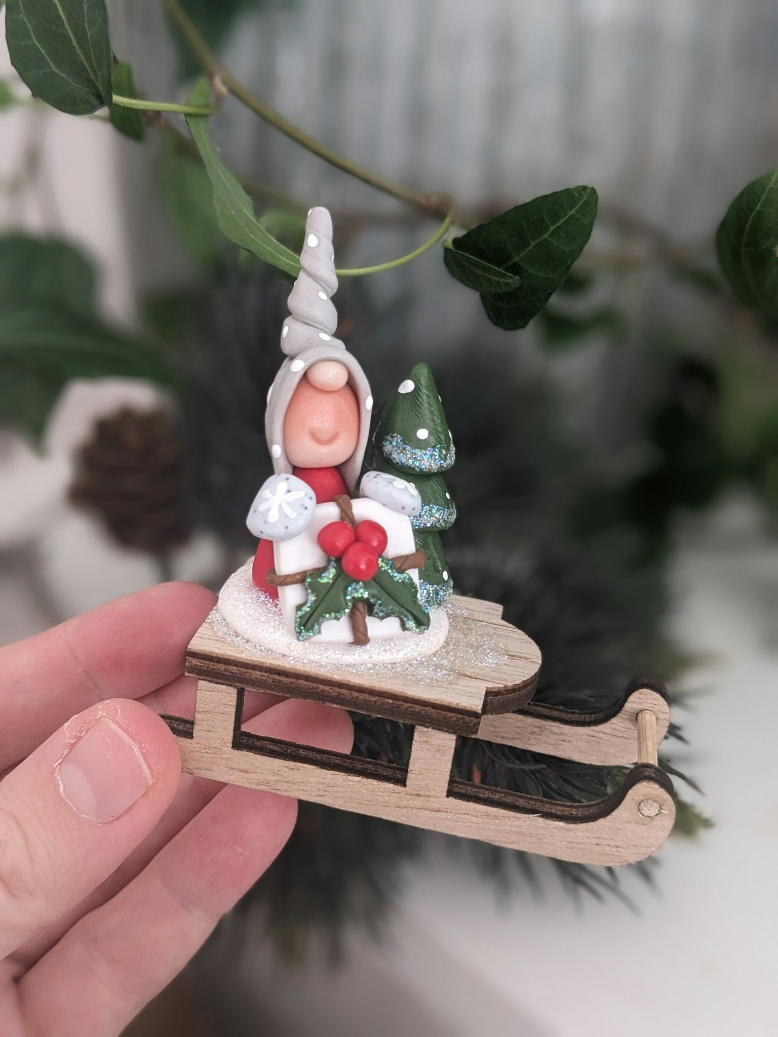 Fristående Nisse på släde- "Julaftons morgon"