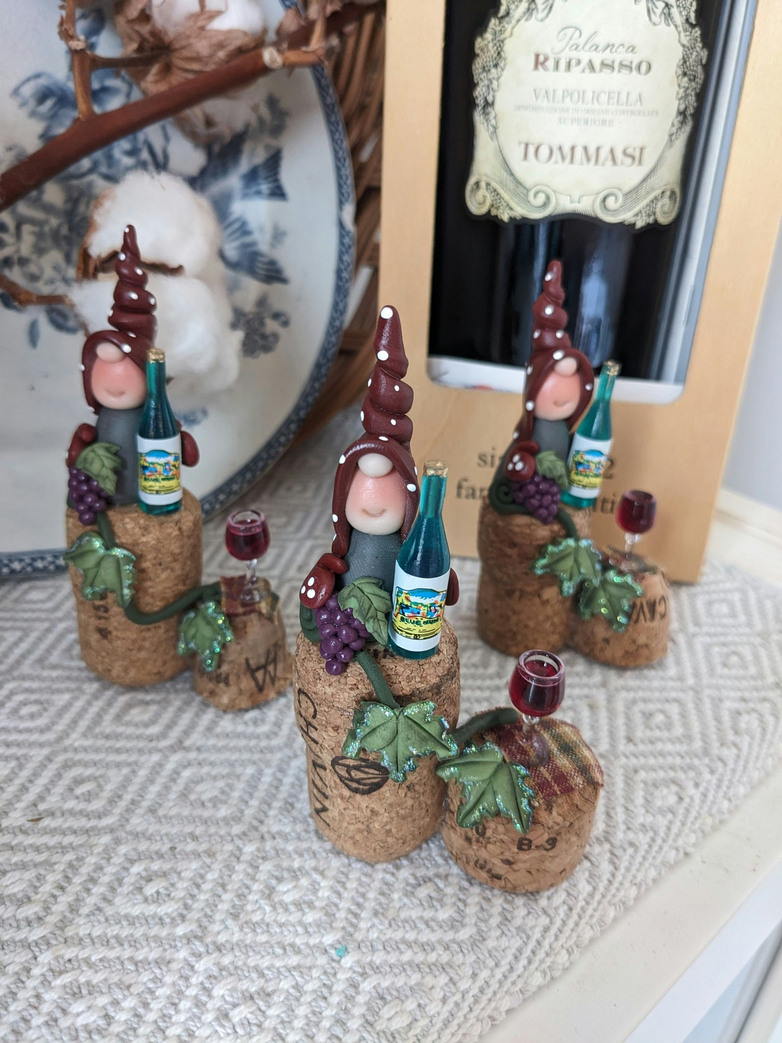 Fristående nisse- 'Italiensk taverna på vinkork"