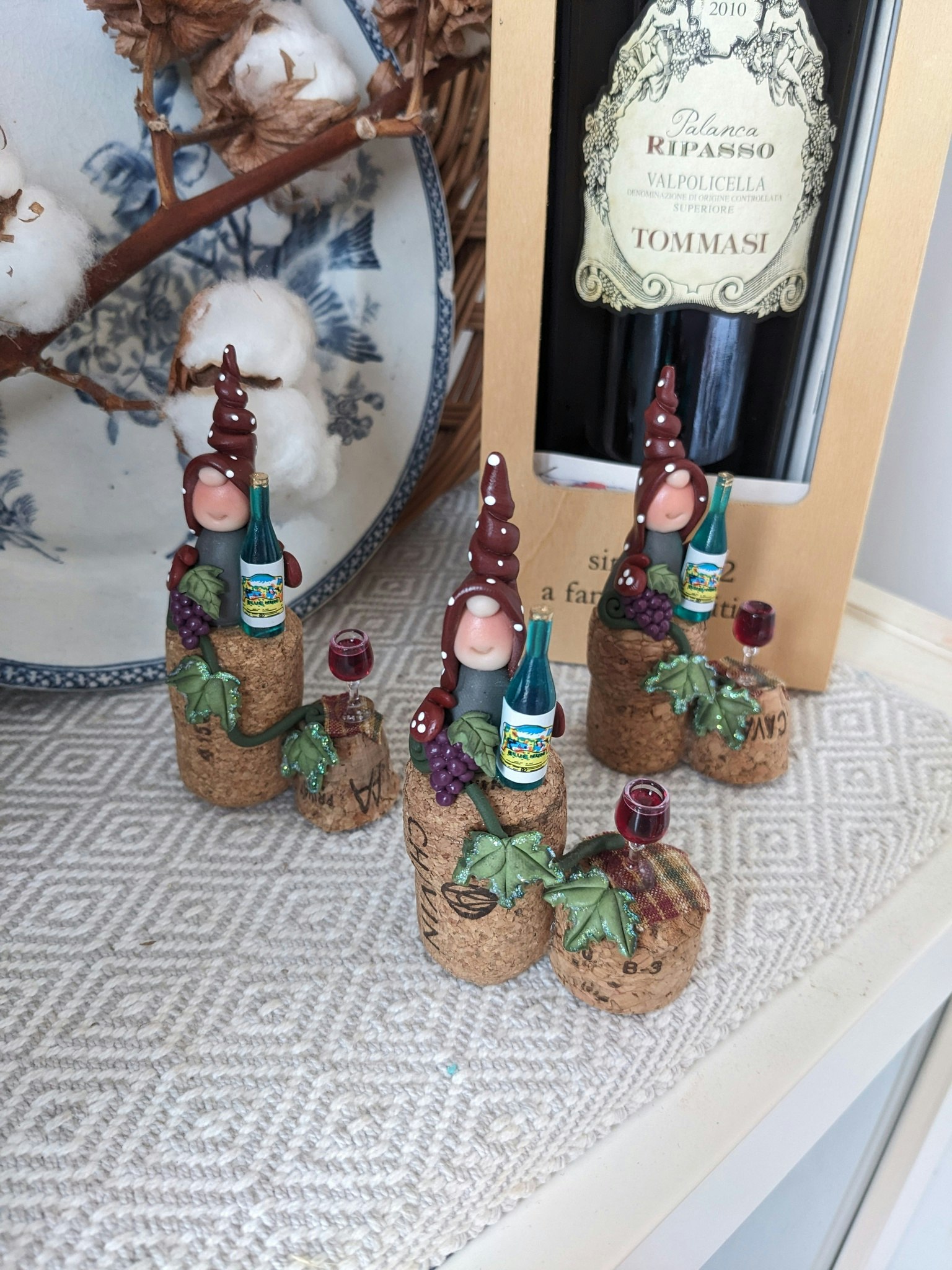 Fristående nisse- 'Italiensk taverna på vinkork"