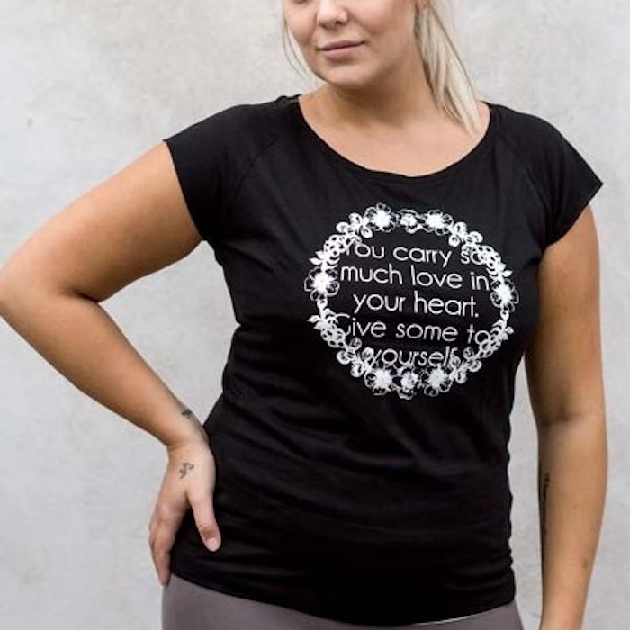 T-Shirt "You Carry So Much Love In Your Heart..." Black - Yogia