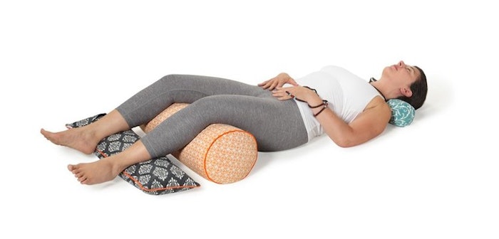 Nackkudde Litet bolster "Plum Jali" - Chattra