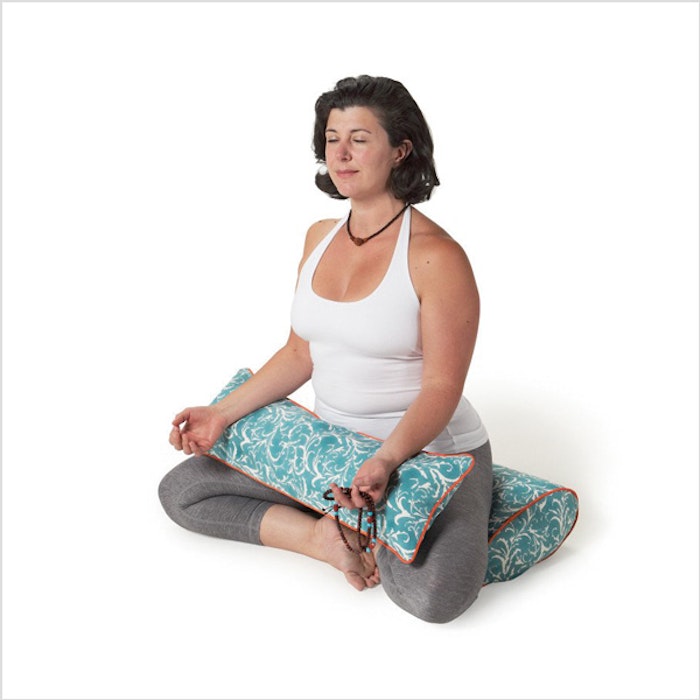 Yogabolster Oval "Sky Feather" - Chattra