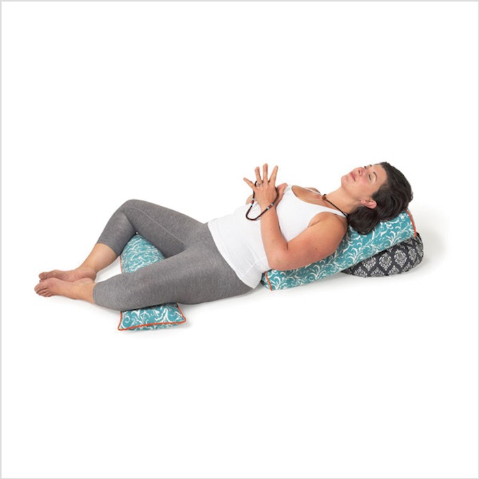 Yogabolster Oval "Sky Feather" - Chattra