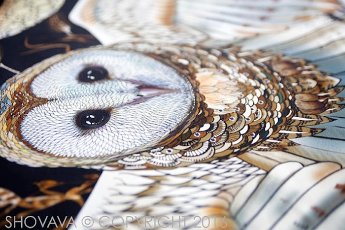 Sjal med vingar och uggla från Shovava - Wheat Barn Owl