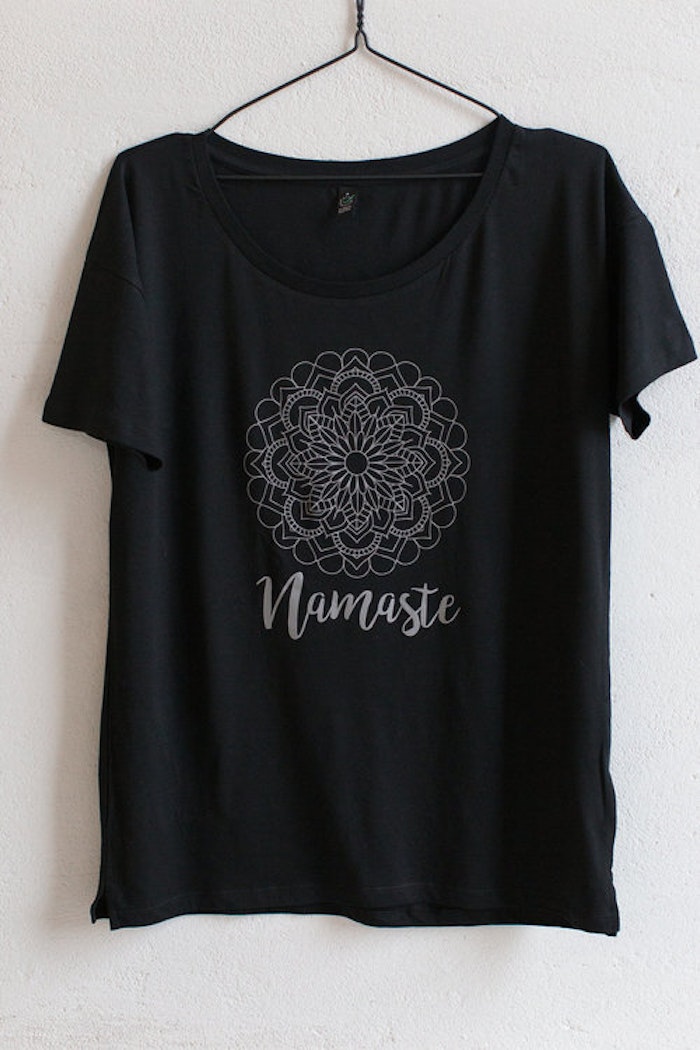 T-shirt Namaste Svart - Soul Factory