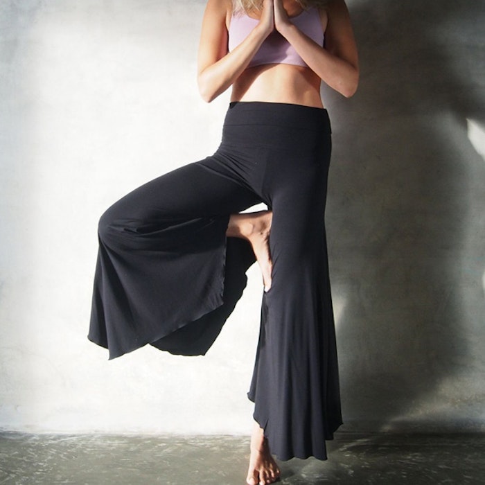 Yogabyxor Alora Pants - Black från Indigo Luna