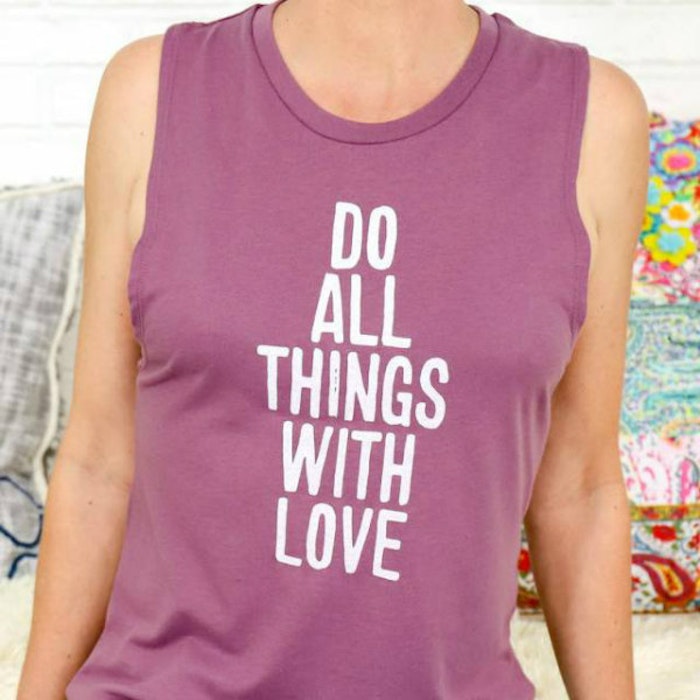 Linne "All things with love" från SuperLove Tees