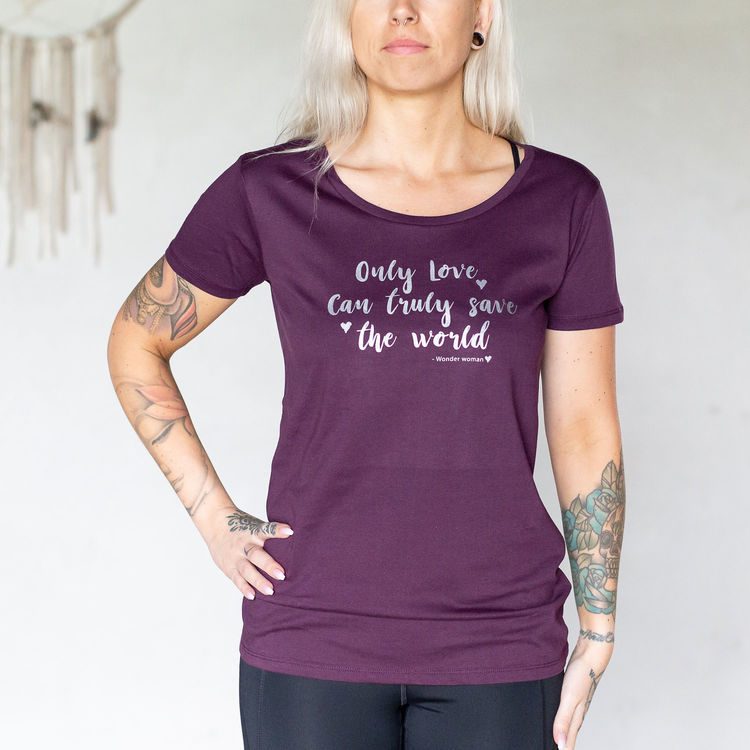 T-shirt Only love can save the world... Aubergine - Yogia