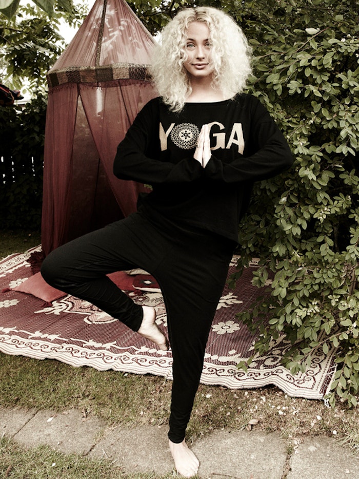 Tröja Tabita Black Yoga - Santa Ni