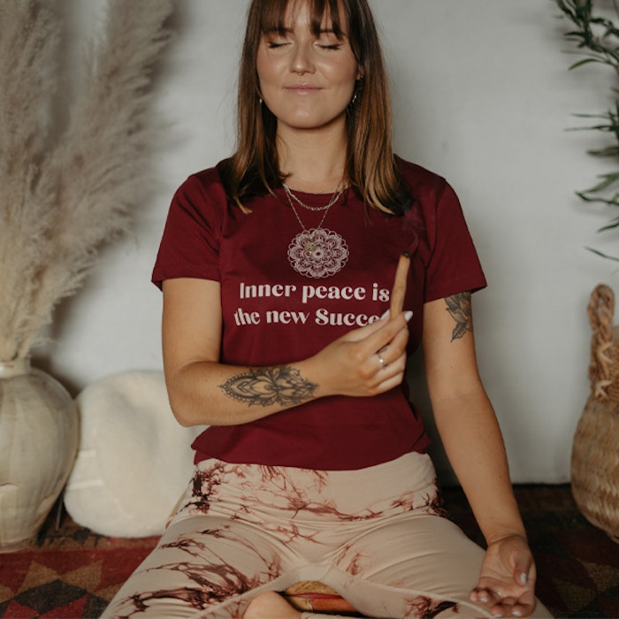 T-shirt "Inner peace is the new success" Burgundy - Soul Factory