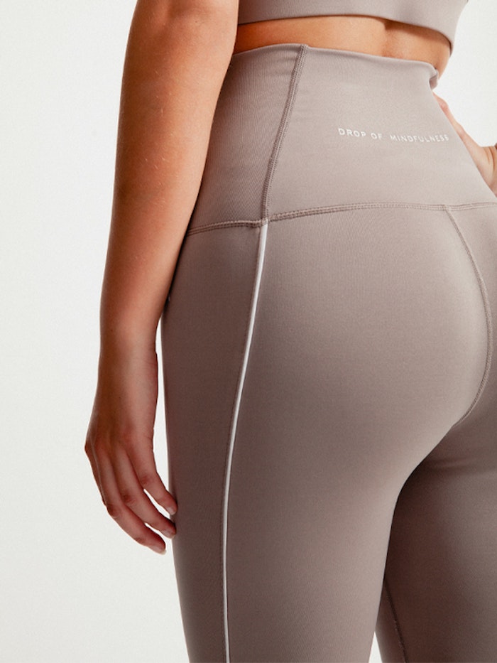 Yogaleggings Eden Piped Taupe - DOM