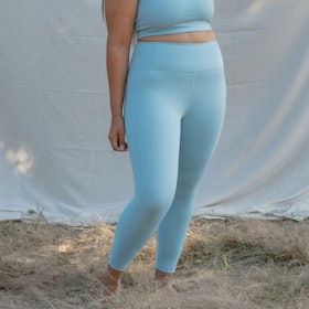 Yoga leggings Compressive High rise Long Sky - Girlfriend Collective